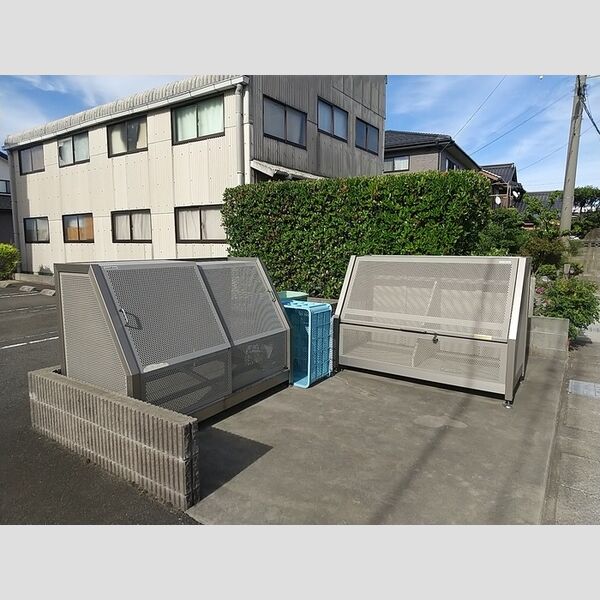 現地周辺 (ゴミステーション)