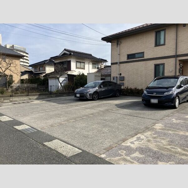 駐車場 (駐車場)