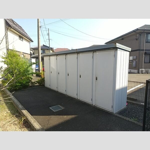 エントランス (外部物置)