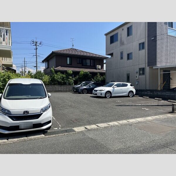 駐車場 (駐車場)