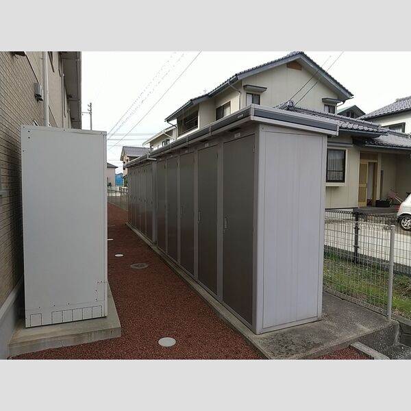 エントランス (外部物置)