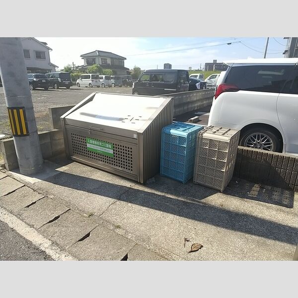 現地周辺 (ゴミステーション)