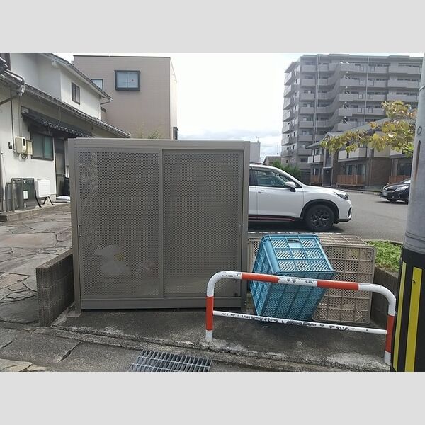 現地周辺 (ゴミステーション)