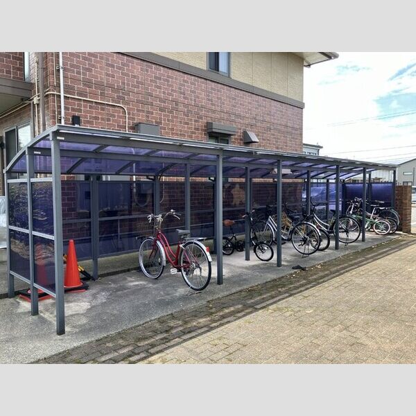 現地周辺 (駐輪場)