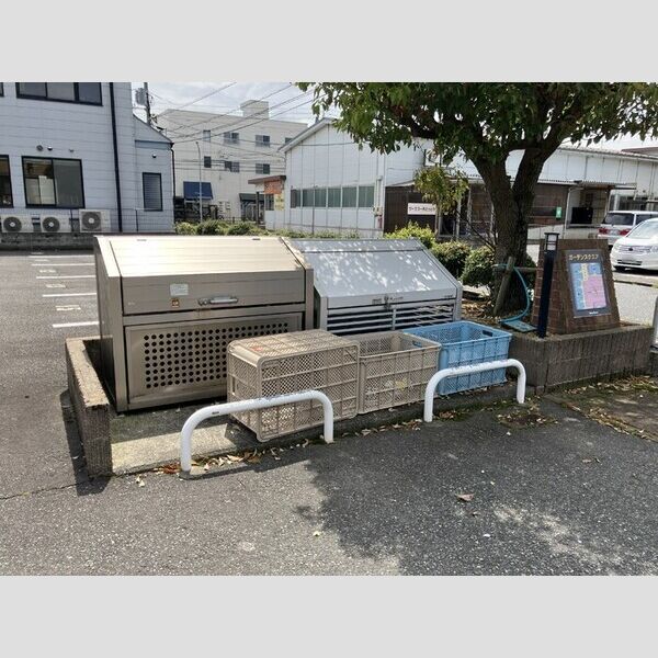 現地周辺 (ゴミステーション)