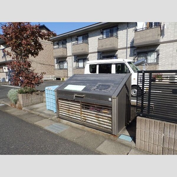 現地周辺 (ゴミBOX)