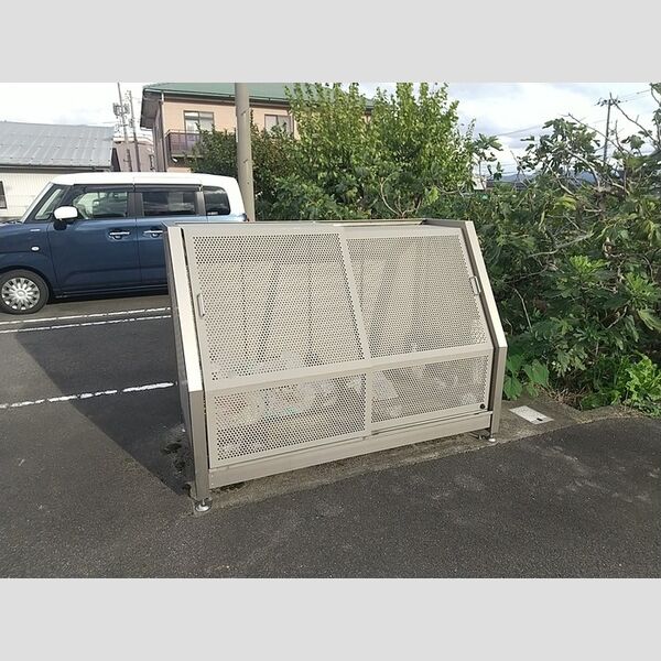 現地周辺 (ゴミステーション)