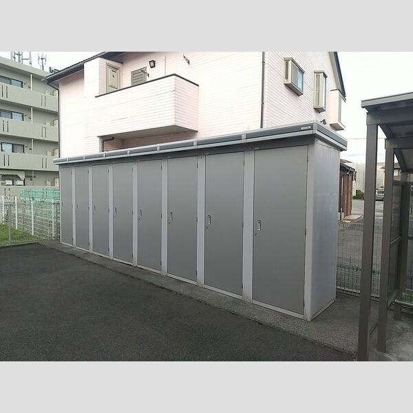 エントランス (外部物置)