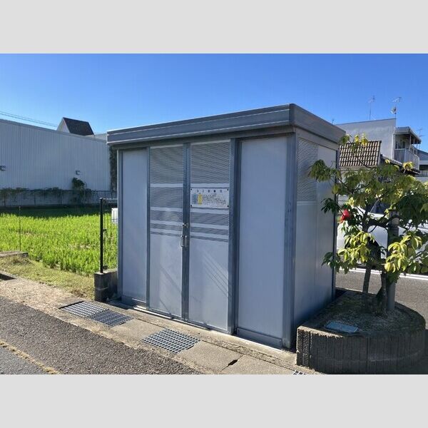 現地周辺 (ゴミステーション)