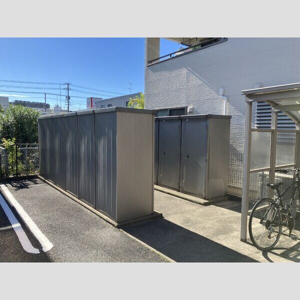 エントランス (外部物置)