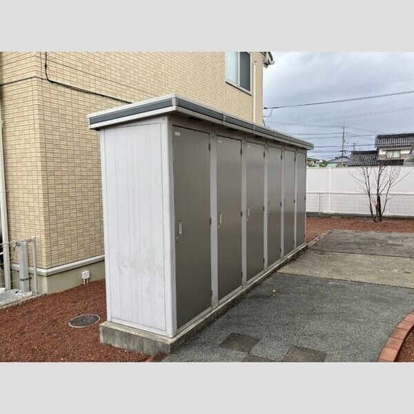 エントランス (外部物置)