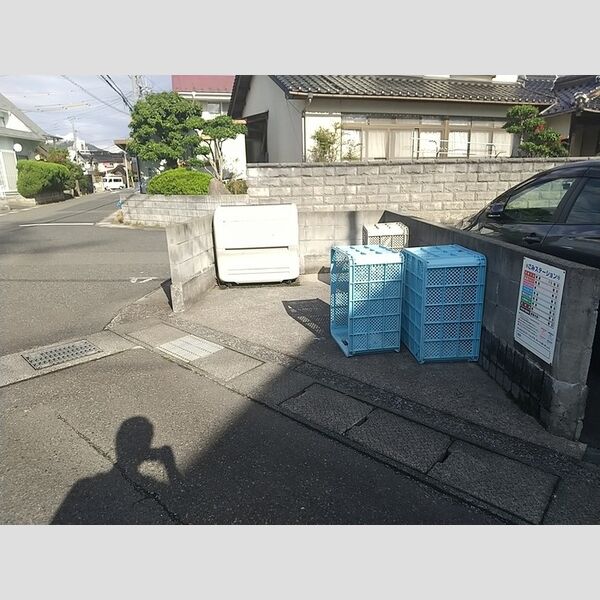 現地周辺 (ゴミステーション)