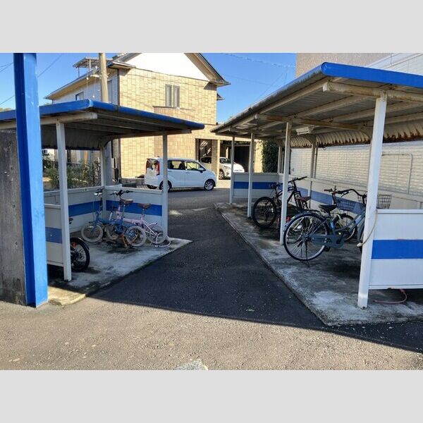 現地周辺 (駐輪場)