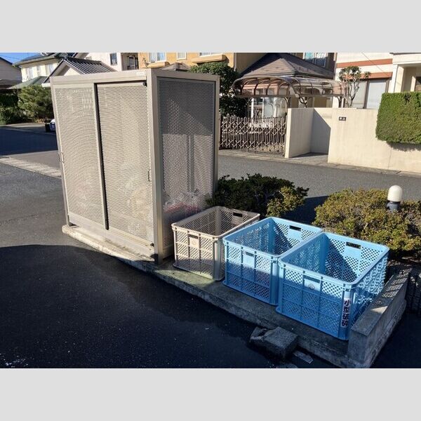 現地周辺 (ゴミステーション)