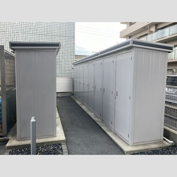 エントランス (外部物置)