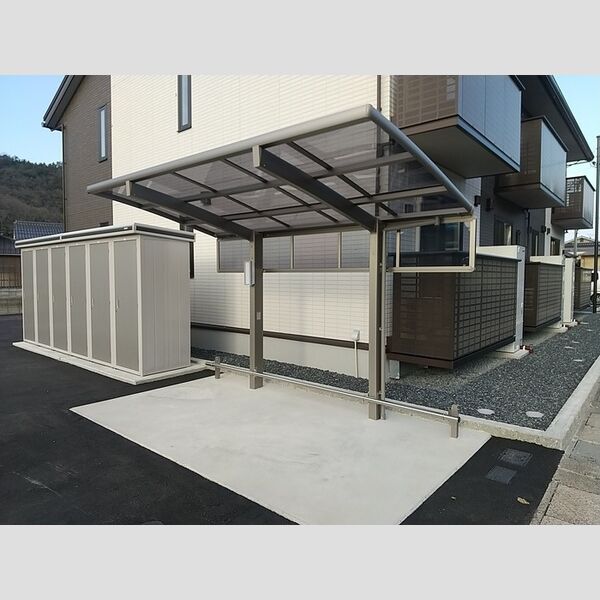 現地周辺 (駐輪場)