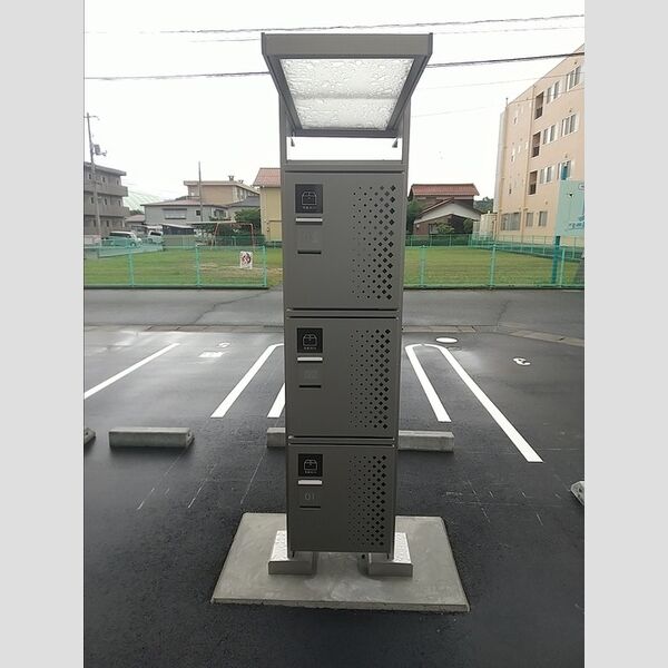 エントランス (宅配ボックス)