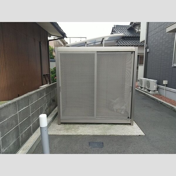 現地周辺 (ゴミステーション)