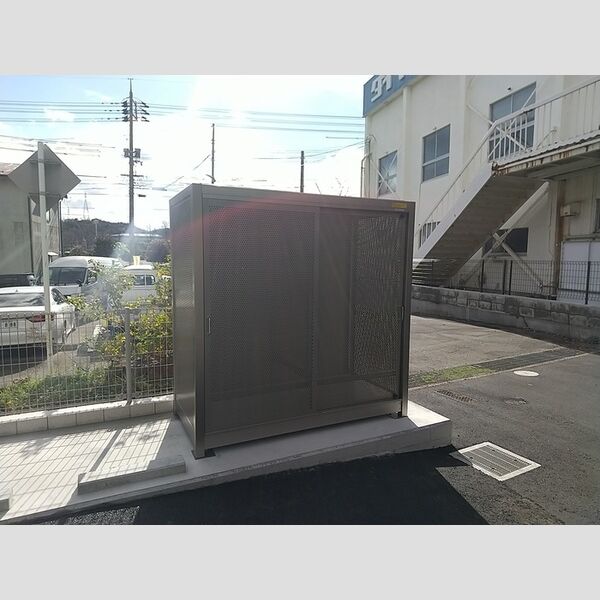 現地周辺 (ゴミステーション)