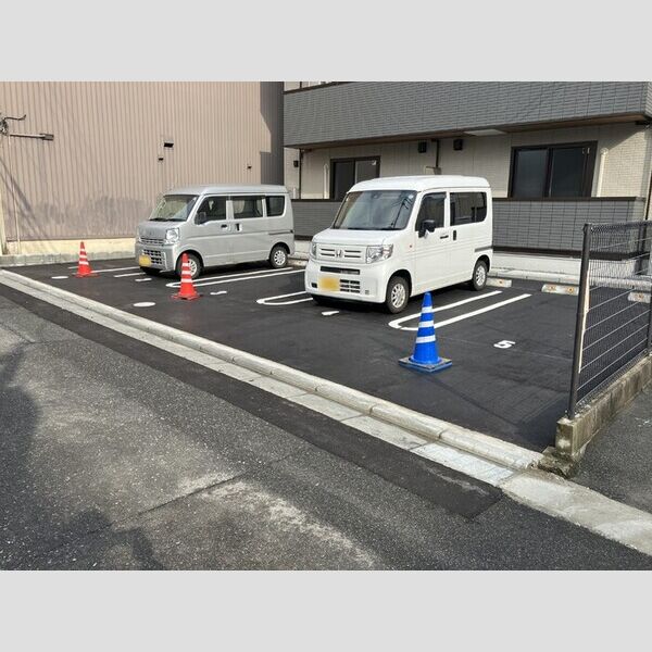駐車場 (駐車場)