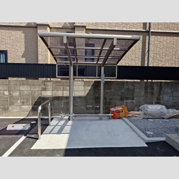 現地周辺 (駐輪場)