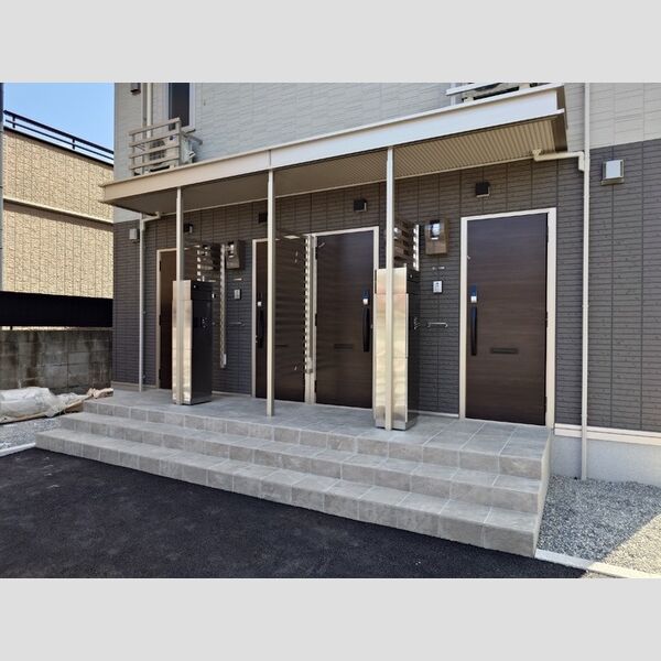 エントランス (玄関前)