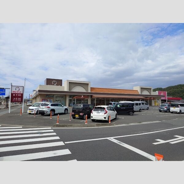 現地周辺 (サンマート岩美店(139m))