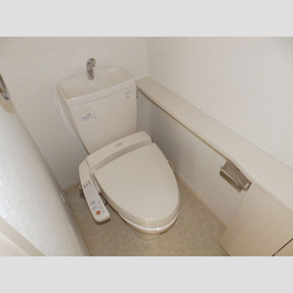 トイレ (トイレ)