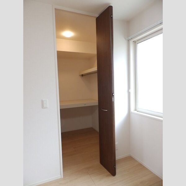 収納 (ウォークインクローゼット)