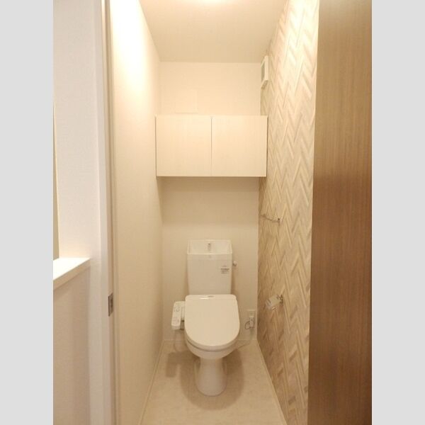 トイレ (温水洗浄暖房便座)