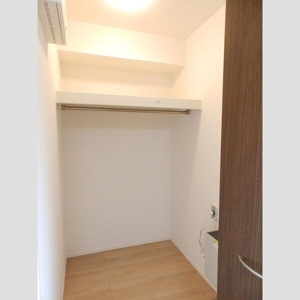 収納 (ウォークインクローゼット)