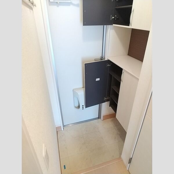 玄関 (玄関(シューズボックス))