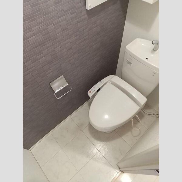 トイレ (トイレ(温水洗浄暖房便座))