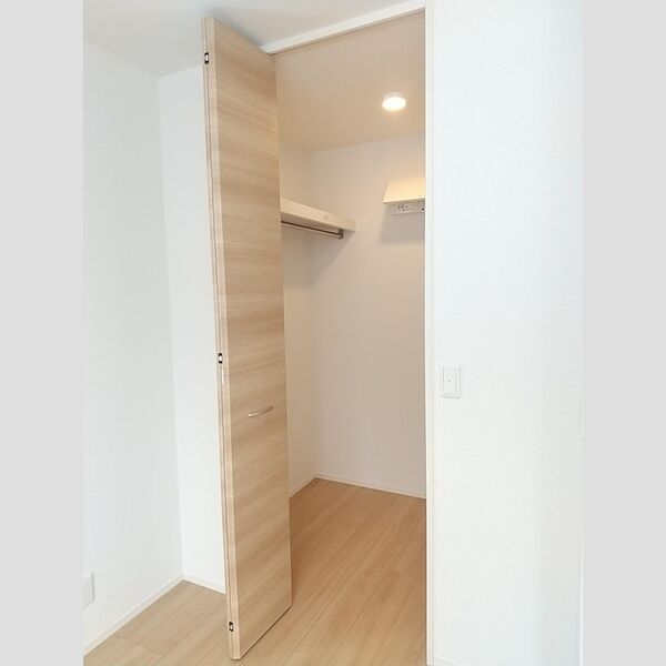 収納 (ウォークインクローゼット)