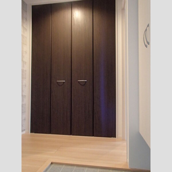 玄関 (A201　玄関横収納)