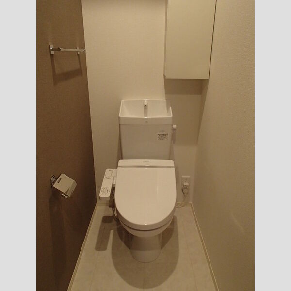 トイレ (A201　温水洗浄暖房便座)