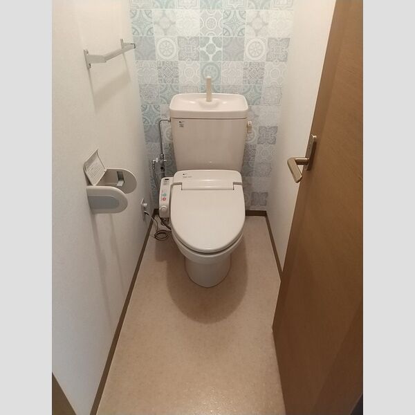 トイレ (トイレ(温水洗浄暖房便座))