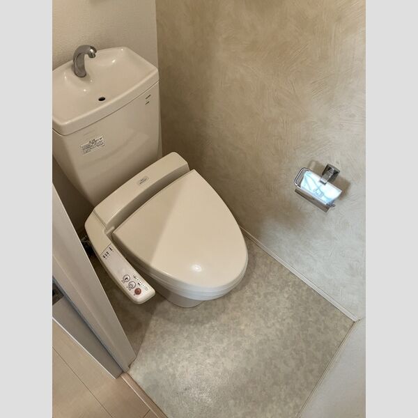 トイレ (トイレ(温水洗浄暖房便座))