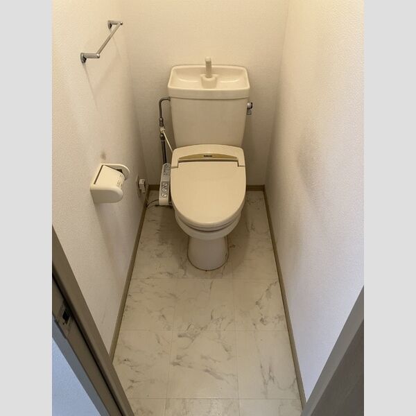 トイレ (トイレ(温水洗浄暖房便座))