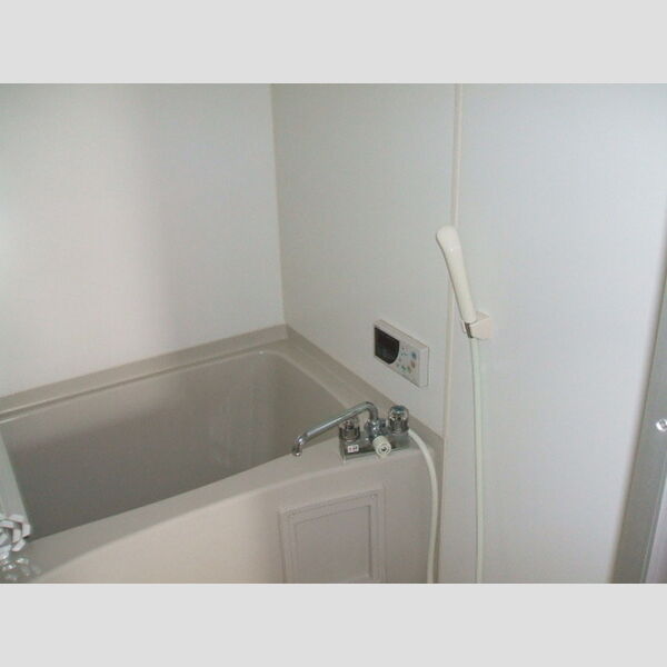 バス (D102　浴室)