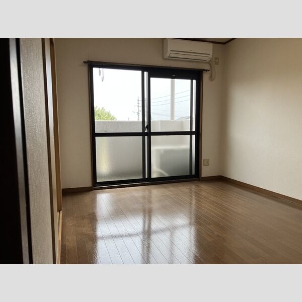 居室・リビング (DK横居室)