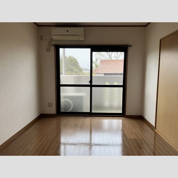 居室・リビング (DK横居室)