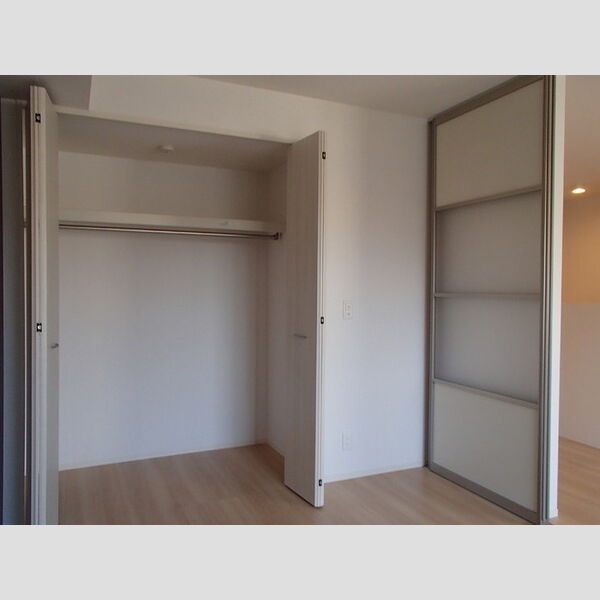 収納 (105　LDK横洋室収納)