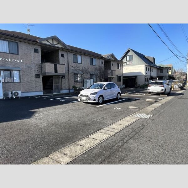 駐車場 (駐車場)