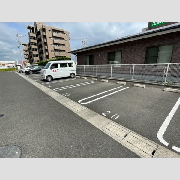 駐車場 (駐車場)