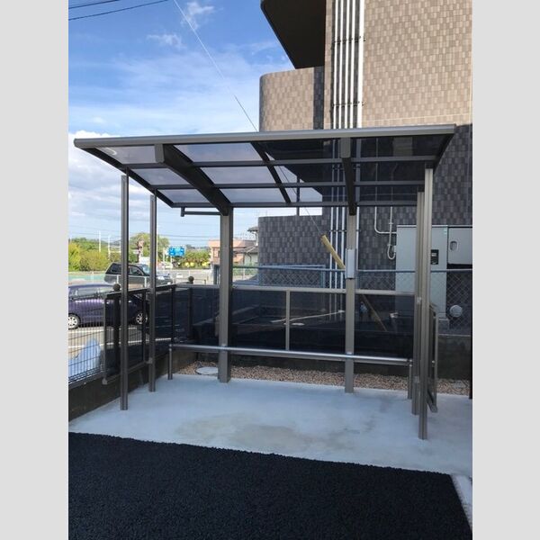 現地周辺 (駐輪場)