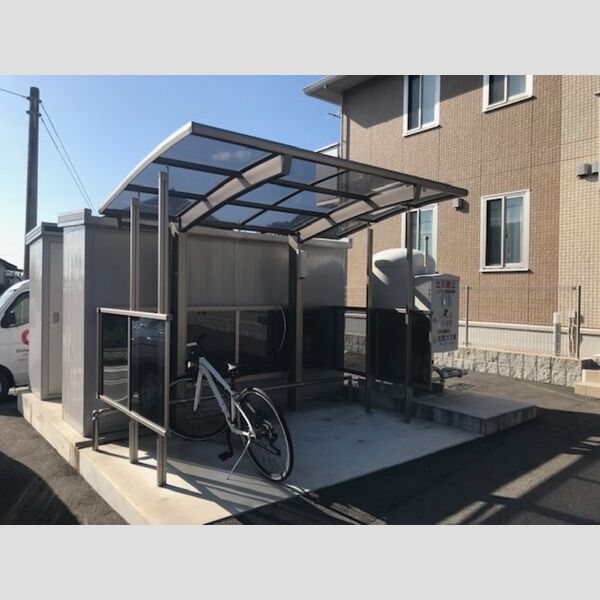 現地周辺 (駐輪場)