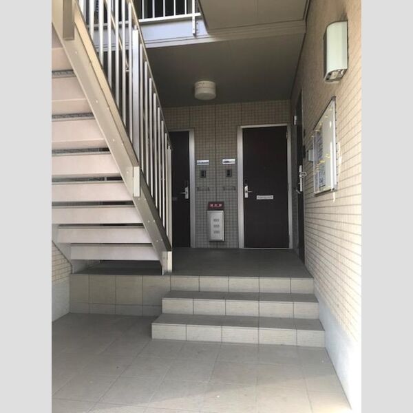 エントランス (エントランス)