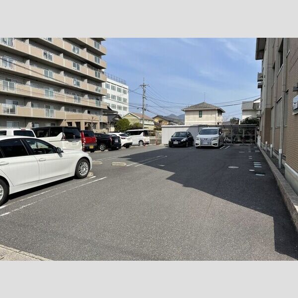 駐車場 (駐車場)