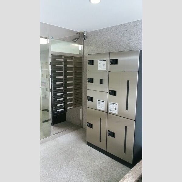 エントランス (宅配ボックス)